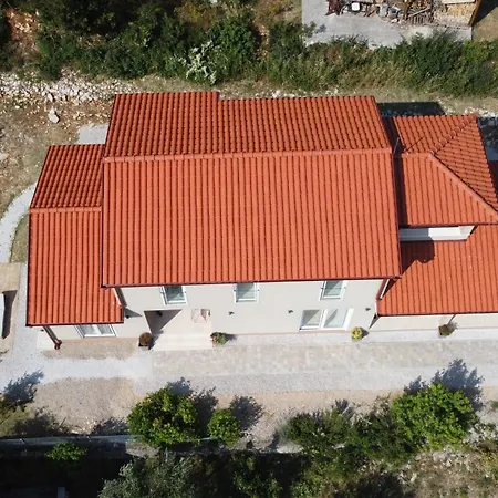 Passamonte Villa *